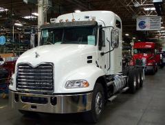 2014 Mack sleeper tridem