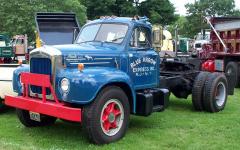 1960 Mack B-70T Blue Arrow