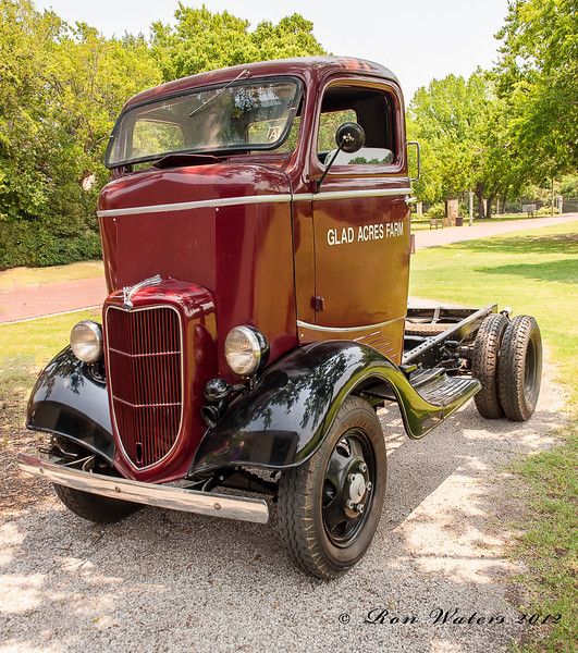 1935 ford coe.jpg