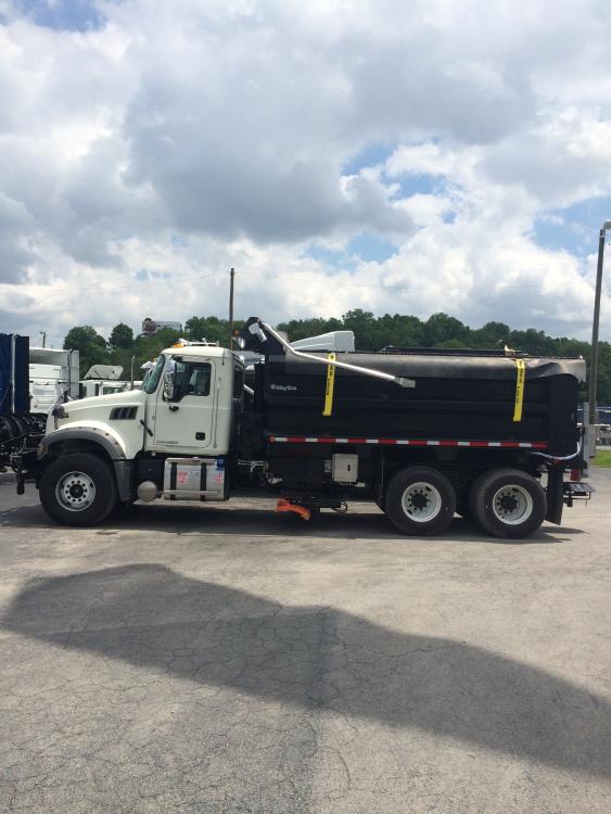 Mack GU713 Snow Plows 010.JPG