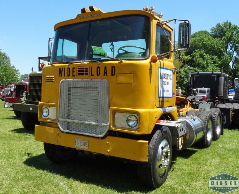 1970 Mack FL711LST Tractor (2).jpg