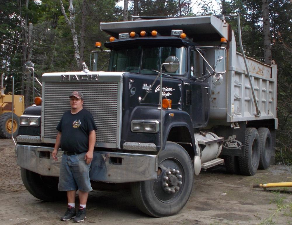 1988 MACK RW700L SUPERLINER-1.jpg