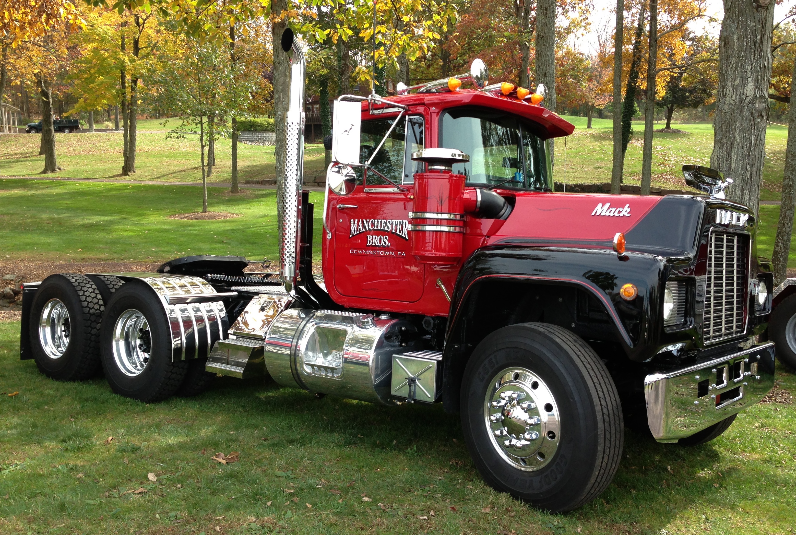 1989 Mack  R  688ST Antique and Classic Mack  Trucks  