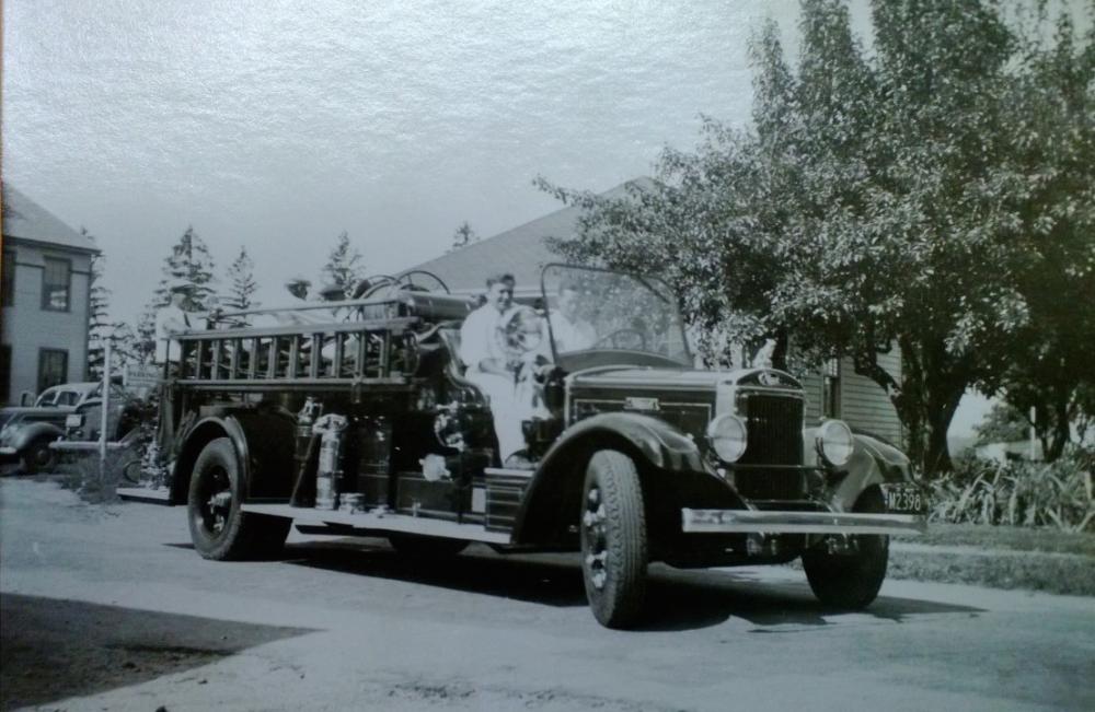 Mack 1935.jpg