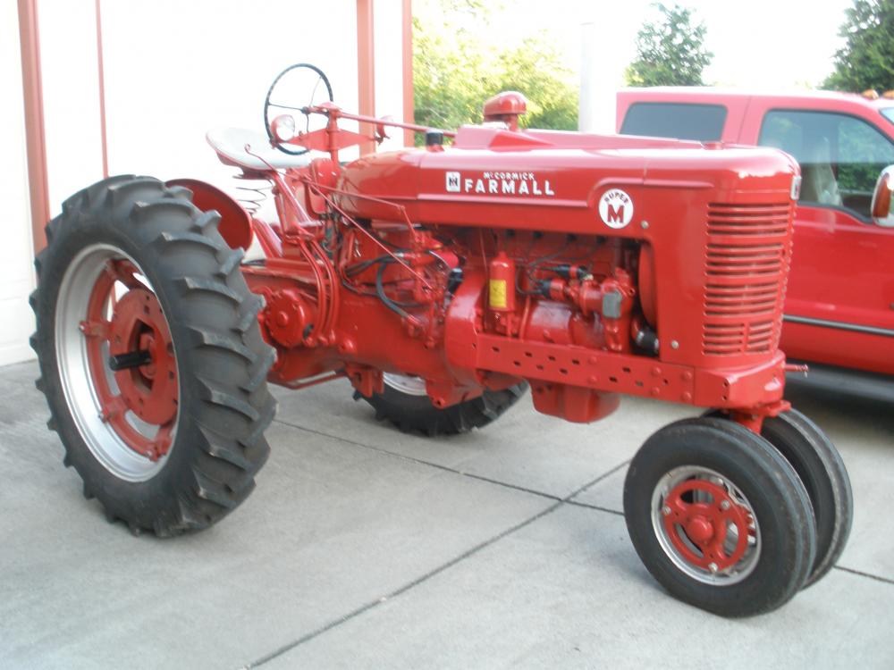 Tractor Club 004.jpg