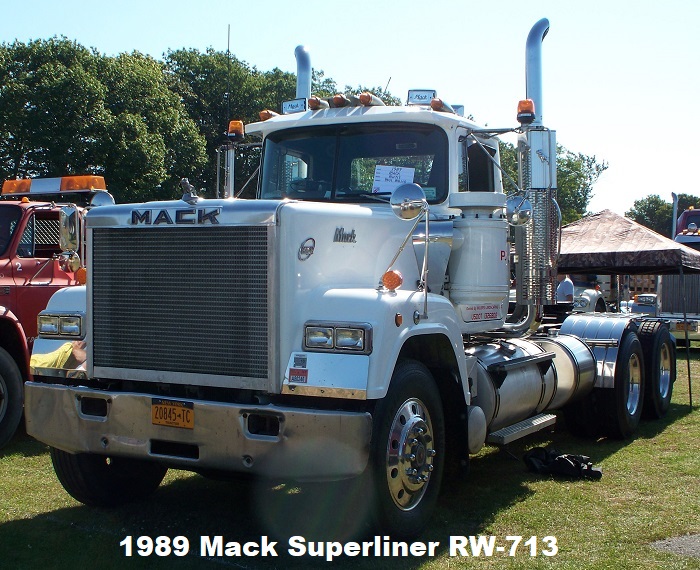1989 Mack RW 713.JPG