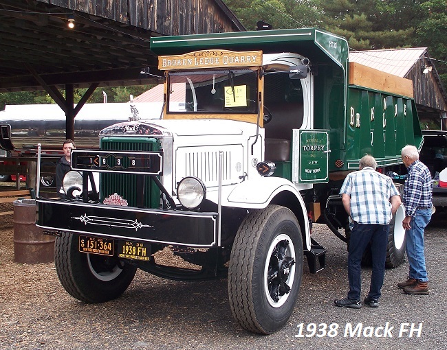 1938 Mack FH - BMT.JPG
