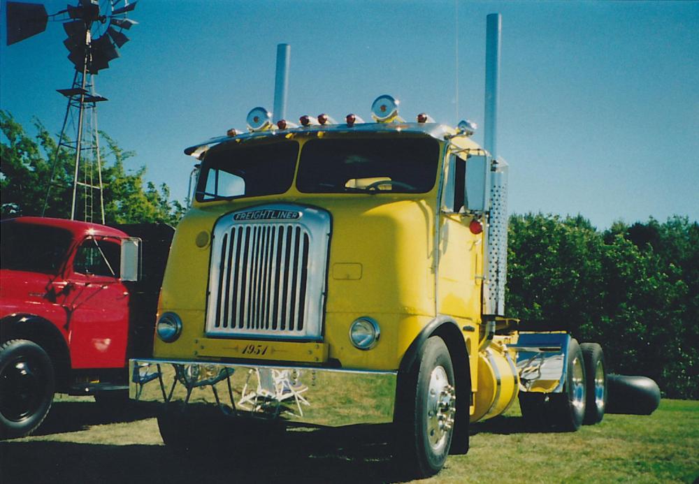 51 Freightliner 1.jpg