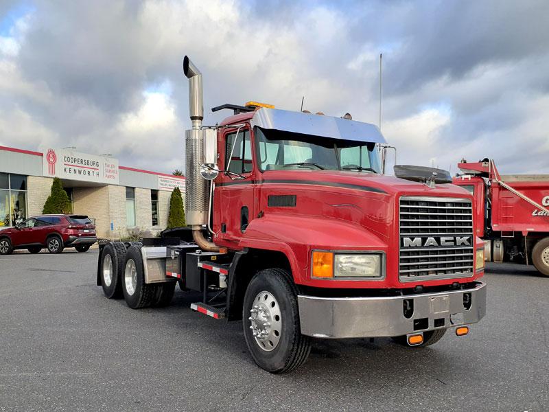USED-MACK-DAY-CAB-FOR-SALE.jpg