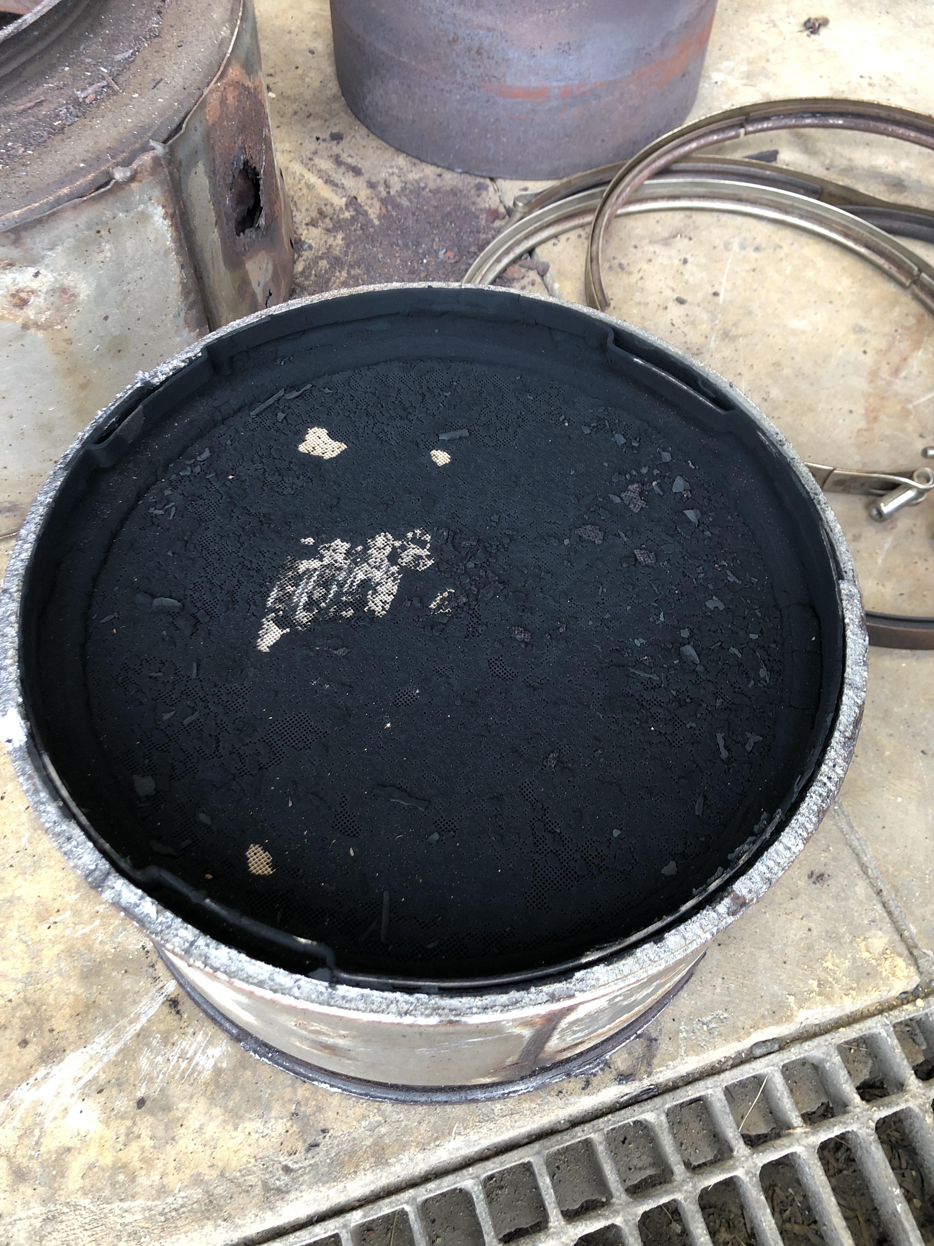 2009 MACK GU813 Excessive Black smoke/ plugged DPF in 3 days