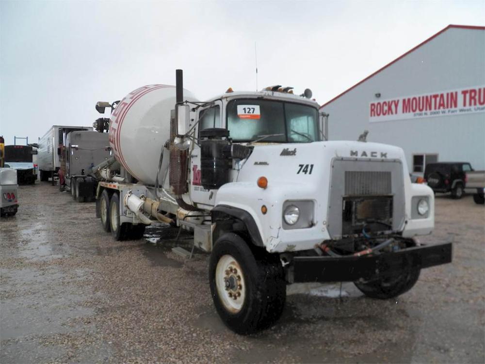 Mixer--Ready-Mix--Concrete-Trucks-Mack-RL685LS-11138700.jpg