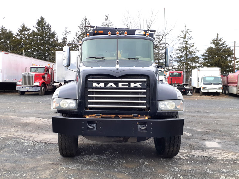 mack-truck-for-sale.jpg