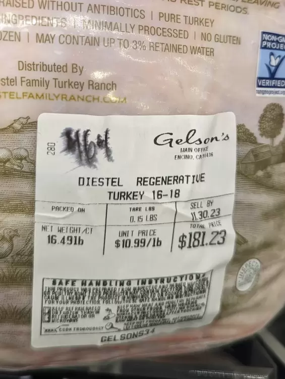 ill-see-your-erewhon-prices-and-raise-you-a-west-la-gelsons-v0-a6j7zyxtkl1c1.thumb.webp.97157a6348049cc1fb831a3721e4da9a.webp