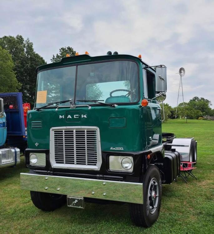 F700.jpg