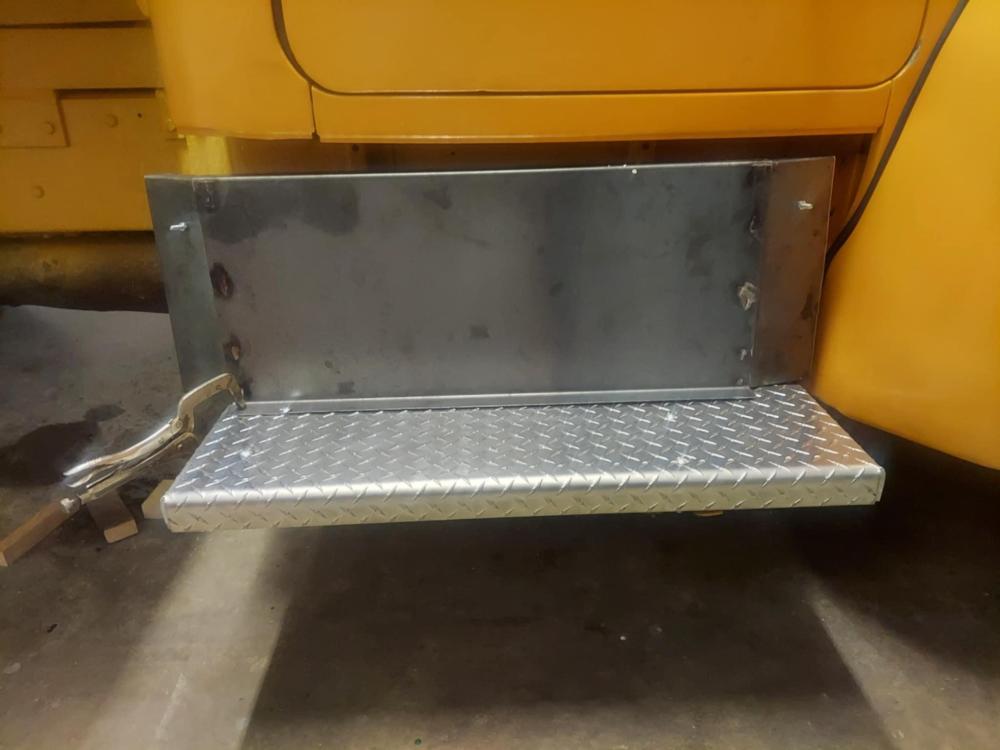 passenger side step 3.jpg
